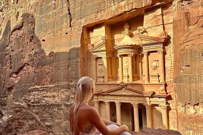 2 Day Petra Wadi Rum and Dead Sea Private Guided Tour - Day 1: Petra’s Siq Walk to Treasury and the Nabataean Highlights