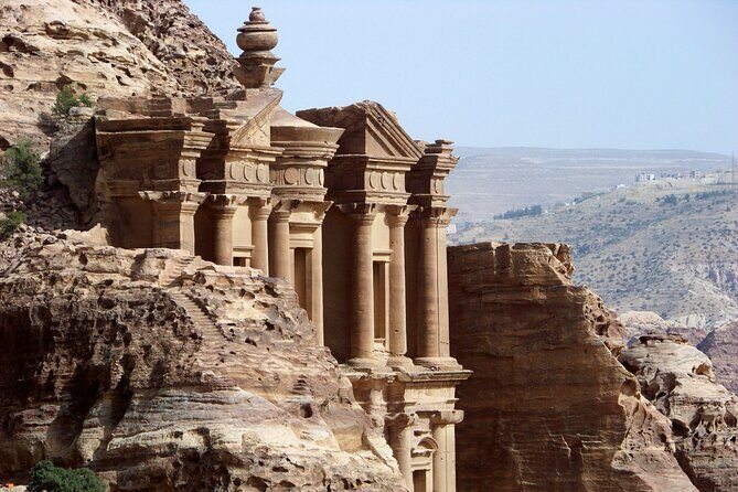 2 Day Tour to Petra, Wadi Rum, and Dead Sea from Amman - Entering Petra Through the Siq: What You’ll Actually Do