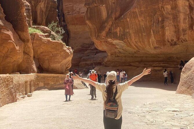 3 Day Private Tour from Amman to Madaba Dead Sea, Petra,Wadi Rum - Price and value: what $300 per person really covers