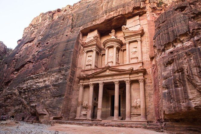 4 days Petra & Wadi Rum Tour from Aqaba Airport - Day 3 Petra sunrise and a guided approach through the Siq