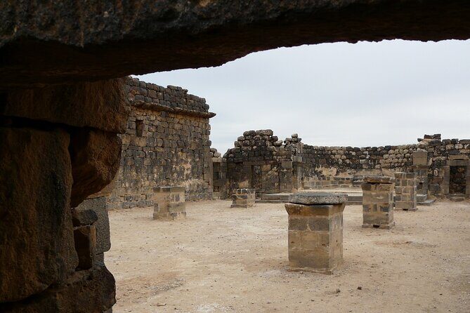 5-Desert Castles of Jordan Full-Day Private Tour from Amman - Stop 3: Qasr al-Azraq and the Oasis That Made Survival Possible