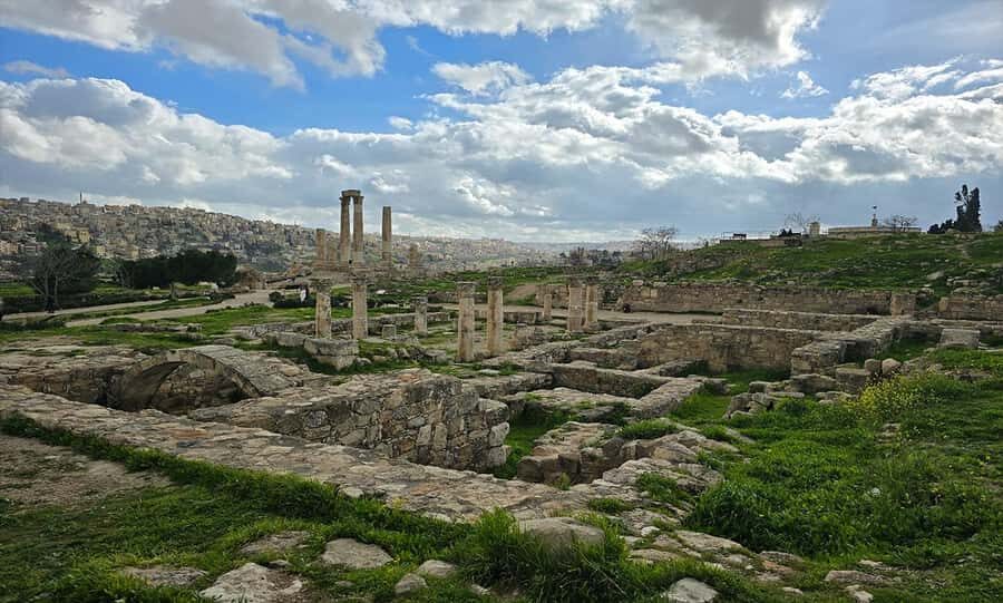 Amman Sightseeing Private Tour with Additional Options - King Abdullah Mosque and the religious landmarks around it