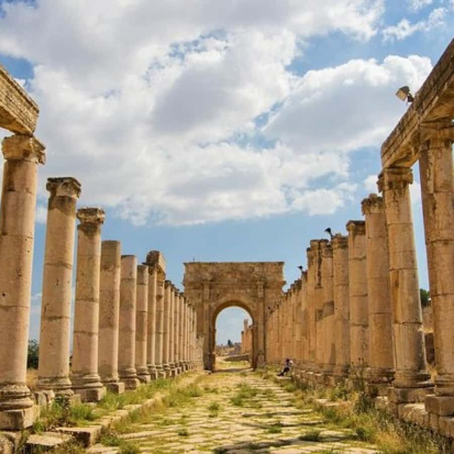 Explore Northern Jordan:Amman to Jerash, Ajloun,and Umm Qais - Jerash Roman ruins: Oval Plaza and Temple of Art in one walking day
