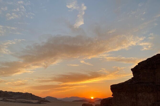Explore Wadi Rum: Jeep Tour, Bed and Breakfast, and Dinner - Meeting points, private tour feel, and who this tour suits best