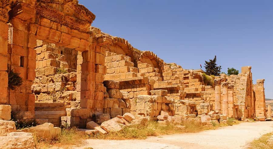 From Amman: Private Half-Day Tour to Jerash - From Your Amman Hotel to the Roman Gate: The Transfer Setup