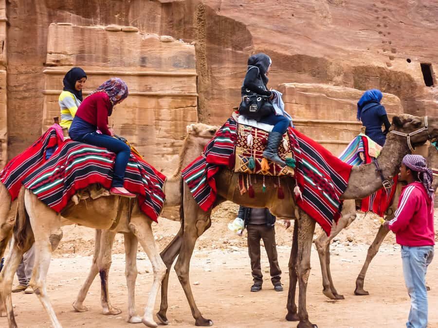 From Eilat: Petra Ancient City Tour and Buffet Lunch - Border Crossing Between Israel and Jordan: Plan for Paperwork