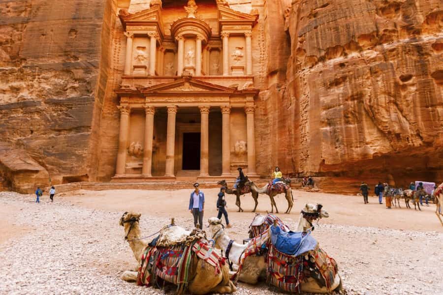 From Eilat: Petra Day Group Tour - The Treasury and the facades: the big moment with context
