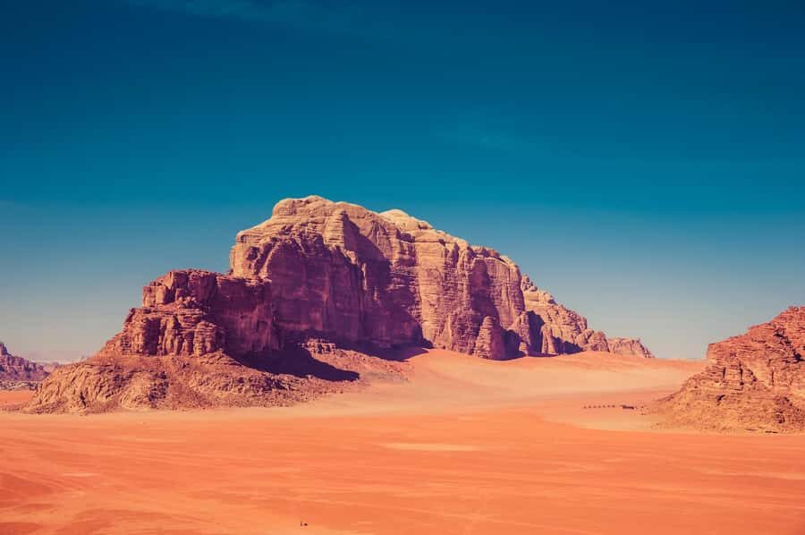 From Jerusalem: Petra, Wadi Rum & Aqaba 2-Day Glamping Tour - Entering Jordan: the Jerusalem to Aqaba border grind