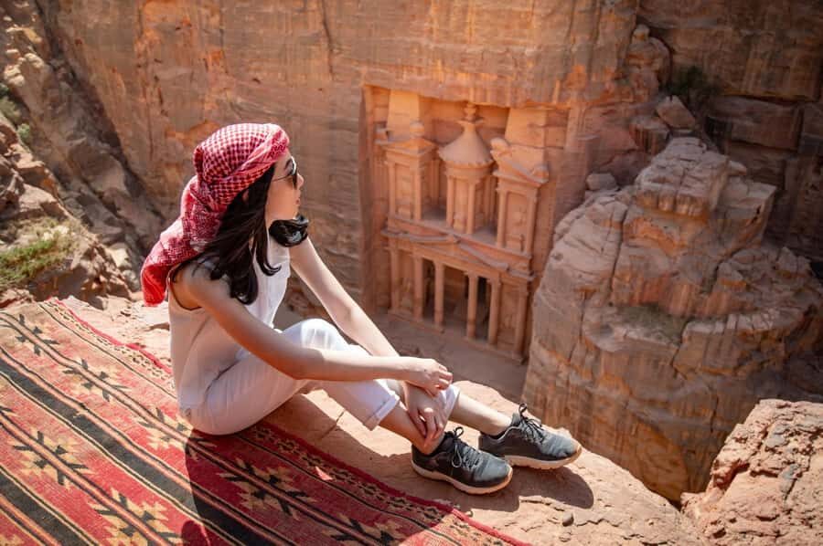 From Tel Aviv: Full-Day Trip to Petra with Roundtrip Flights - The Van Ride North: Desert Views and Quick Recalibration