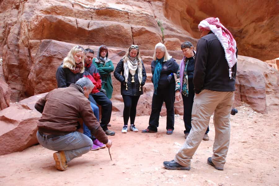 From Tel Aviv: Petra and Wadi Rum 3-Day Tour - A second Petra evening: regroup, eat, and plan for morning energy