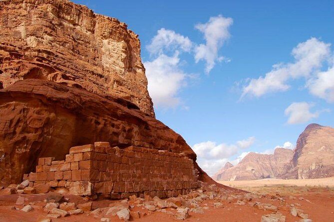 Full-Day Jeep Safari "Wadi Rum Highlights!" w/ Bedouin Lunch - Canyons, Red Sand Dunes, and the Stops You Actually Use
