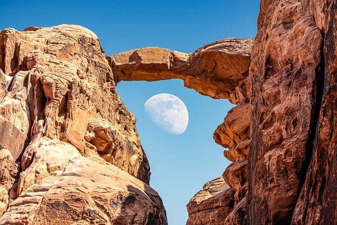 Full-Day Jeep Safari "Wadi Rum Highlights!" w/ Bedouin Lunch - Camel Ride Upgrade: 30 Minutes or 1 Hour