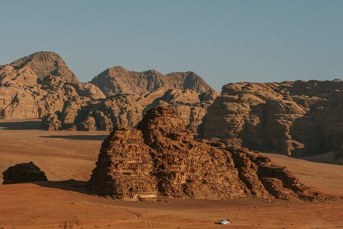 Full day Jeep Tour in Wadi Rum desert - Sand dunes and Jebel Khazali: play time meets ancient markings