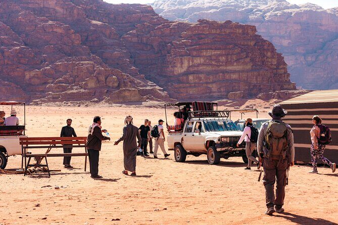Full Day Jeep Tour in Wadi Rum Desert | Magic Bedouin Star - Stop 4: Little Bridge and the hands-and-feet reminder