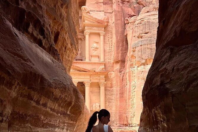 Full Day Petra and Wadi Rum Private Guided Tour - Petra’s Siq to the Treasury: the moment the day clicks