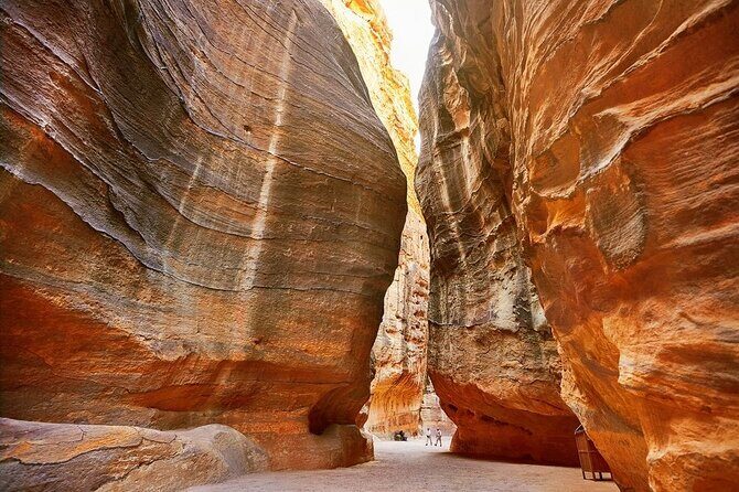 Full Day Petra and Wadi Rum Tour from Amman - Open buffet lunch in Petra: a real break, not a snack mission