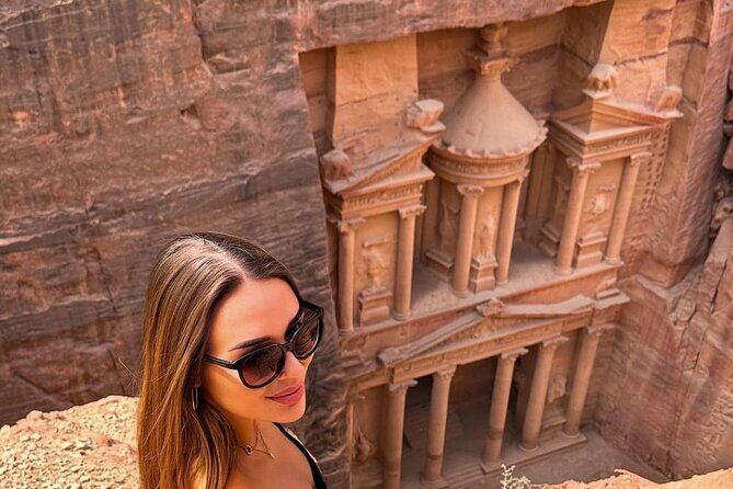 Full Day Petra Private Guided Tour - Walking the Siq and Reaching the Treasury Area