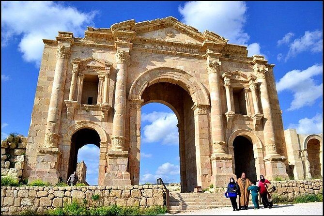 Jerash, Ajloun, and Umm Quais Full-Day Tour - Getting from Amman to Jerash without car stress