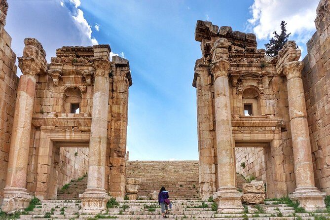 Jerash, Umm Qais, Cave of Jesus From Amman - Driver quality: the names that show up for a reason