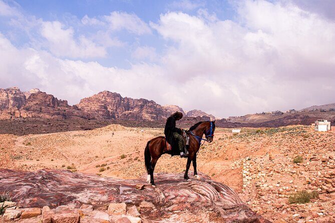 Literary tourism experience in Petra - Price and tickets: where the real value is