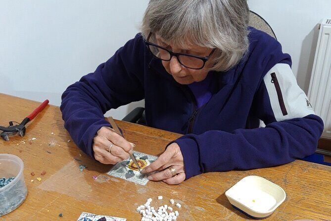 Mosaic Art Class in Amman - Learning the local craft: rocks, technique, and Jordanian context