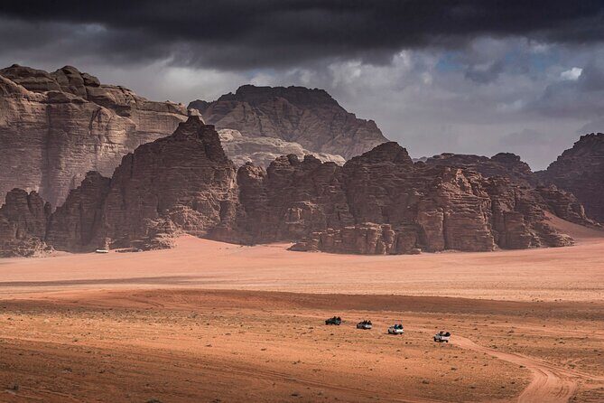 One Day Petra and Wadi Rum with Pick Up - Group size, privacy, and how this feels on the ground