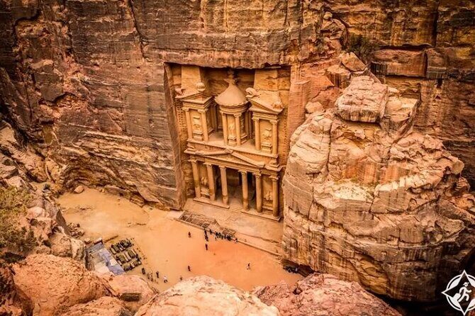 Petra Full-Day Private Tour From Amman - Leaving Amman: private pickup, desert highway drive, and real comfort
