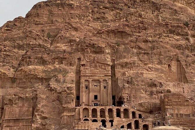 Petra Highlight Tour with Private Guide Sami Nawafleh | 2.5 Hours - Treasury time at Al Khazanah: photos and context before you move on