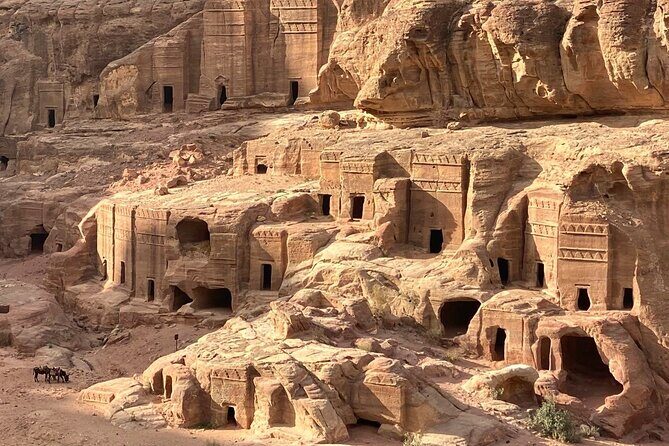 Petra Highlight Tour with Private Guide Sami Nawafleh | 2.5 Hours - Bab el Siq and the Siq gorge: the approach you’ll remember