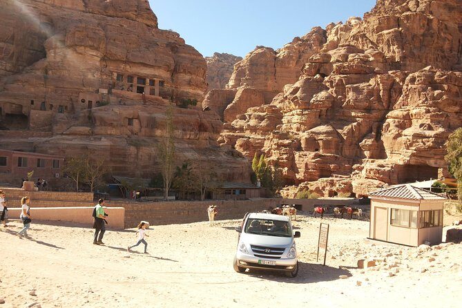 Private Transfer From Petra to Amman or Airport With Optional - Wi‑Fi, Charging, and Comfort: The Quiet Details That Make You Feel Better