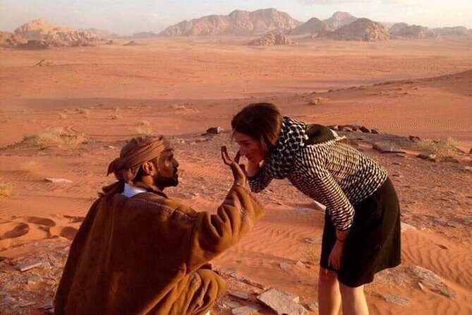 Wadi Rum: 4 Hour Highlights Tour - Bedouin Tea Stop and Bottled Water: Small Inclusions, Real Comfort