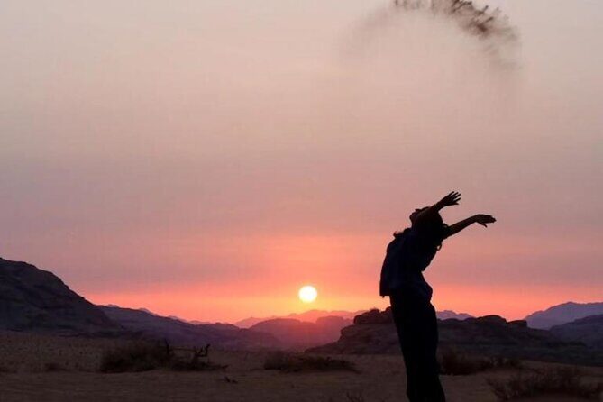 Wadi Rum 4-Hour Sunset Tour - Wadi Rum Desert Highlights - Al Ramal Red Sand Dune: the climb is the point