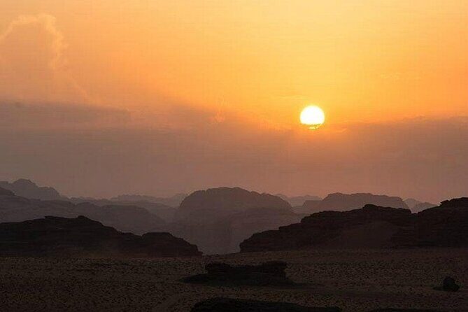 Wadi Rum 4-Hour Sunset Tour - Wadi Rum Desert Highlights - Sunset viewpoint with Bedouin tea: the payoff stop