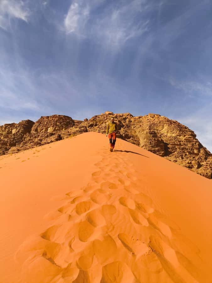 Wadi Rum: Morning or Sunset Jeep Tour - Lawrence’s Spring: the first walk and the quick “wow”