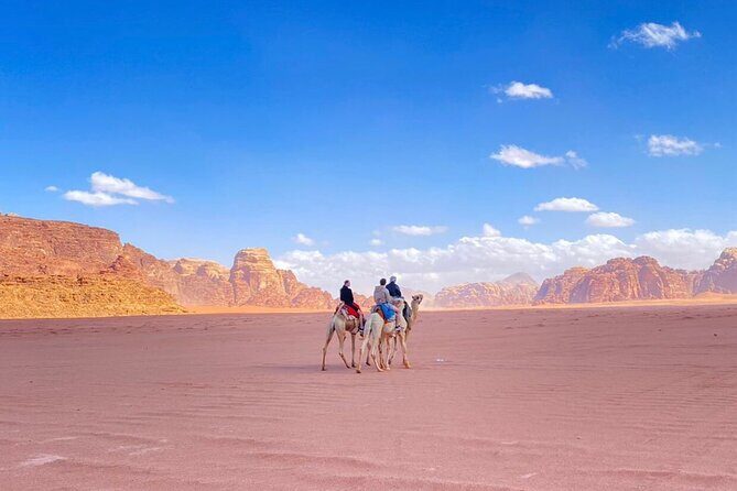 Wadi Rum overnight jeeptour - 1 Day/ 1 Night - Mushroom Rock, Burdah rock bridge, and the canyon walk