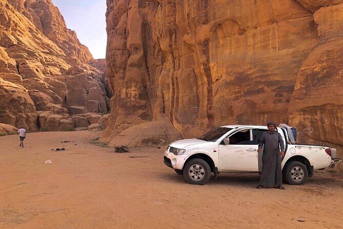 wadirum bedouintrips 4 hours - Mushroom Rock and the sunset countdown